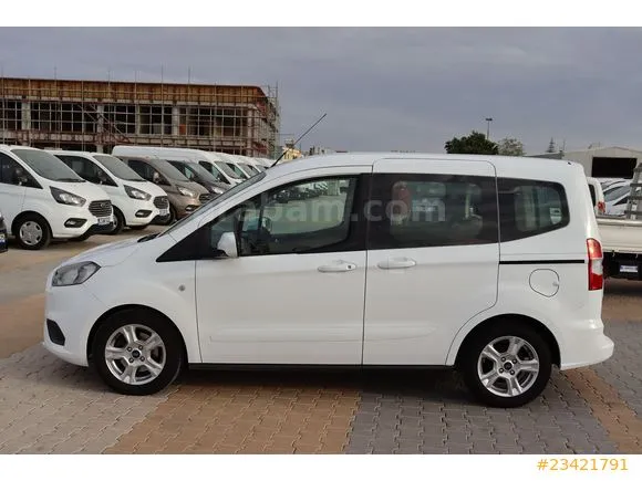 Ford Tourneo Courier 1.5 TDCi Delux Image 2