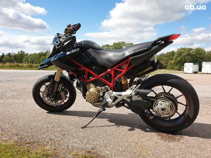 Ducati Hypermotard Image 8